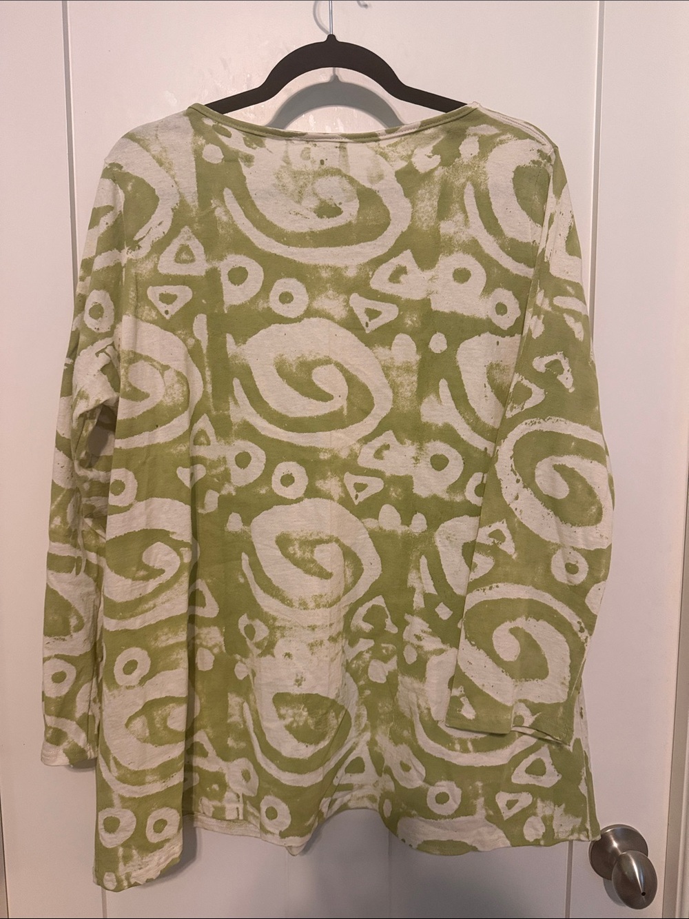 Epic Kawaii Artisan Hand Painted Cat Print Tunic in Olive & White with Pockets - Picture 4 of 9